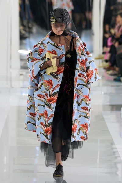Look 30